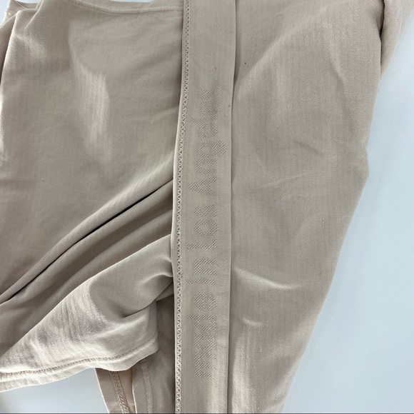 A by Avocado Go to Tank Size L - Picture 5 of 6